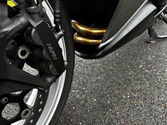 Honda VFR 1200F - 10