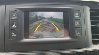 Chrysler Pacifica Touring L - 10