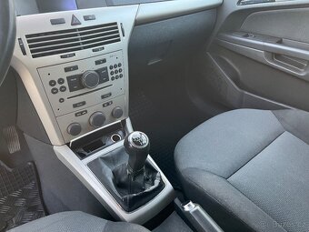 Opel Astra 2,0 dci 77 kw rok 2007 - 10