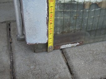 Střešní výlezové okno - výlez ke komínu - 10