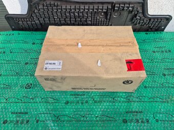 Škoda Fabia světlo pravé + levé zadní  6Y9945095 - 10