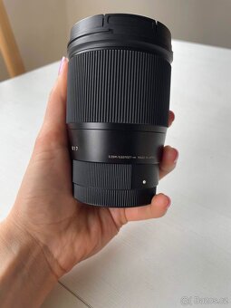 🎥 Kompletní set Sony A6400 + Sigma 16mm + Rode Wireless GO - 10