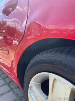Prodám červený Ford C-MAX kombi, 1.6, nebouraný - 10