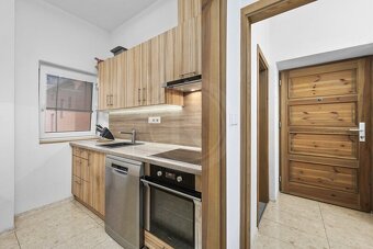 PRODEJ PROSTORNÉHO BYTU 3+1, JERONÝMOVA, ČESKÉ BUDĚJOVICE - 10