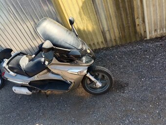 Piaggio xevo 125 dva kusy - 10