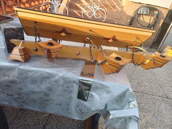 Dřevěný lustr - 10