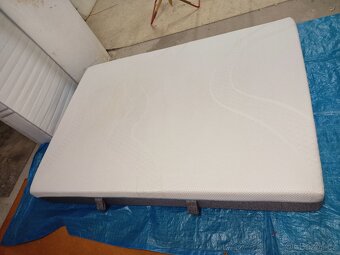 Prodám krásnou sendvičovou matraci 140 x 200 cm. - 10