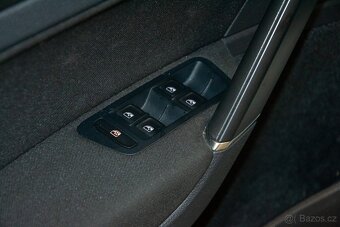 VOLKSWAGEN E-GOLF VARIANT - 10