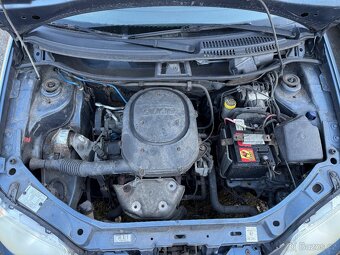 Fiat Punto 1.2 44kW benzín - 10