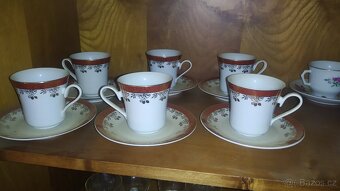 Sklo a porcelán - 10