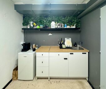 Pronájem obchodních prostor 387m2, bez provize RK - 10