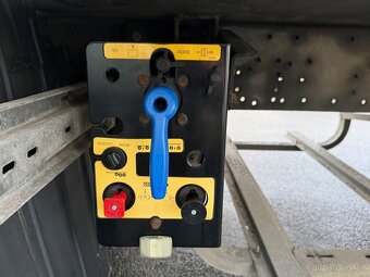 Schmitz SKO24 Carrier Vector 1950 přepážka - 10