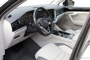 Touareg R-Line/ Black / Webasto/ TZ / Servis / DPH / 2021 - 10