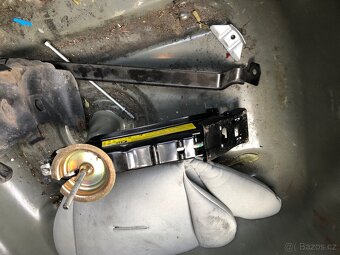 Dily BMW e60 520d 120kw 2006 automat - 10