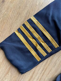 Originální dětská uniforma pro pilota Emirates - 10