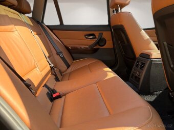 BMW 320 d Kombi xDr 184PS Aut BiXen Nav Kůž Pan Výhř AL11/11 - 10