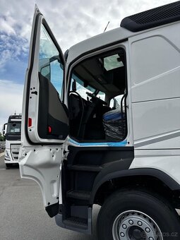 Volvo FH 460 6x2 valník jeřáb FASSI F235 - 10
