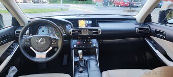 LEXUS IS300h LUXURY - 10
