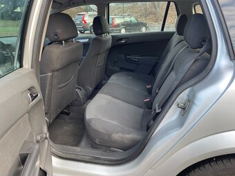 Opel Astra kombi 1,7 CDTI 81 kW, rok 2010 - 10