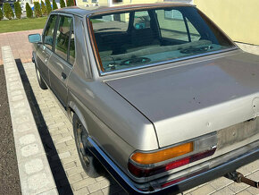 BMW 524 td E28 nahradní díly s celeého vozu - 10
