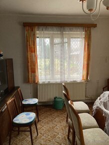 DŮM SE ZAHRADOU A GARÁŽÍ - 10