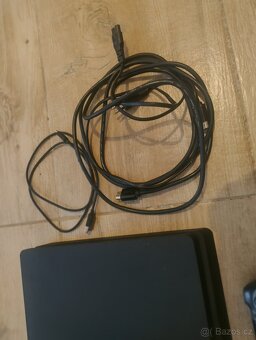 PLAYSTATION 4 + DOKOVACÍ STANICE+DUALSHOCK - 10