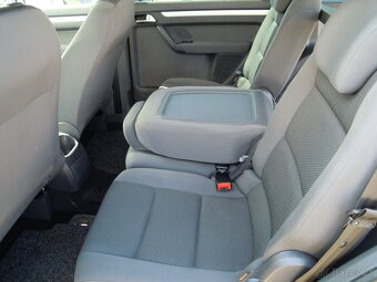 Volkswagen Touran 1.6TDi 7 MÍST-SERVIS-VSTŘIKY - 10