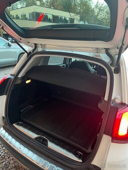 Peugeot 2008 1.2 PureTech - 10