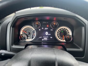 Dodge Ram 1500 5.7 HEMI 4X4 - 2016 - 10