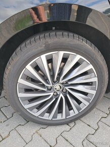 Nová Škoda Superb IV Laurin & Klement 2,0 TDI 110 kW 7-stup - 10