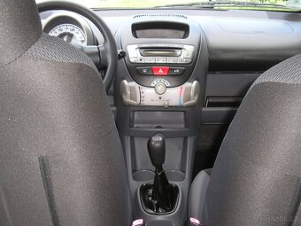 Toyota Aygo 1.0i, 50 kW, 5 dveří, klima - 10