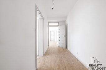 Prodej novostavby bytu 4+kk, 90 m², vlastní zahrada 211 m²,  - 10