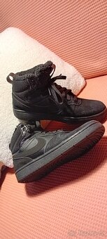 Zánovní zimní kotníkové boty Nike vel.38 - 10