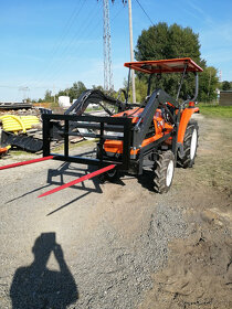 Vidle na balíky (hnůj) na čelní nakladač EURO - malotraktor - 10