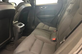 Volvo XC60 T5 AWD Momentum SE 2019 - 10