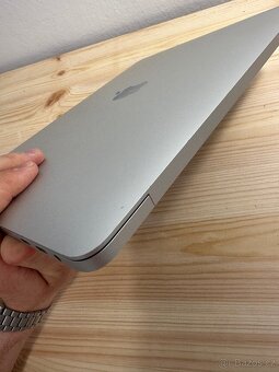 Apple MacBook Pro 2020 512GB i7 16GB RAM - 10