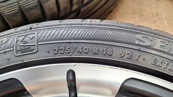 Alu kola Hyundai 18" 5x114,3 letní pneu 225/40 R18 7-8mm i3 - 10