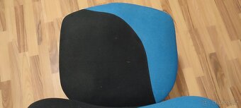 Rostoucí dětská židle na kolečkách - 10