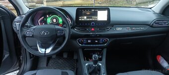 Prodám Hyundai i30 Fastback 1,6 CRDi MHEV v záruce - 10
