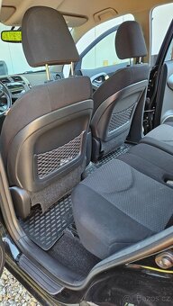 Toyota RAV4 - 10