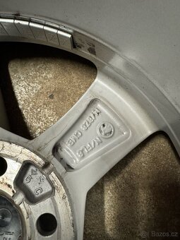 Originální disky Škoda Hadar 5x100 + zimní pneu 185/60 R15 - 10