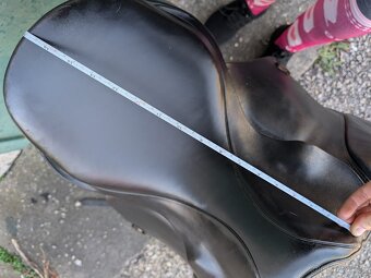 Prodám/vyměním drezurní sedlu Taurus Cobra 17"/2 - 10