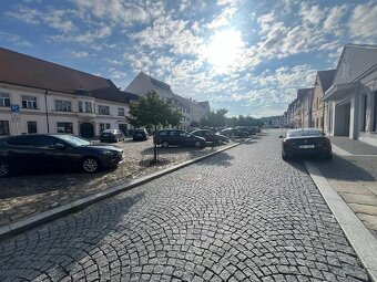 prodám dvougenerační RD vhodný na bydlení i na podnikání - 10