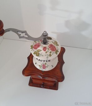 Mlýnek na kávu - 10