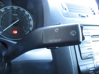 Škoda Octavia 1.6 MPI - 10