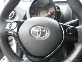 Toyota Aygo rok 2020 5 dveřova. - 10