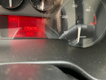 Prodám Iveco Daily VI skříń + čelo - 10
