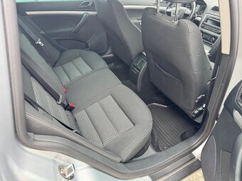 ŠKODA OCTAVIA II FL COMBI 1.4 TSI ELEGANCE TOP STAV - 10