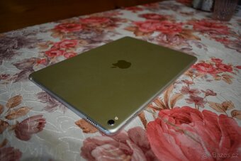 Apple iPad Pro 9.7-inch - A1673, 2016 (Wi-Fi Only) 32GB  (3) - 10