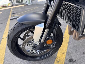 Honda CB1000R Neo Sports Café – bílá perleť, top stav - 10